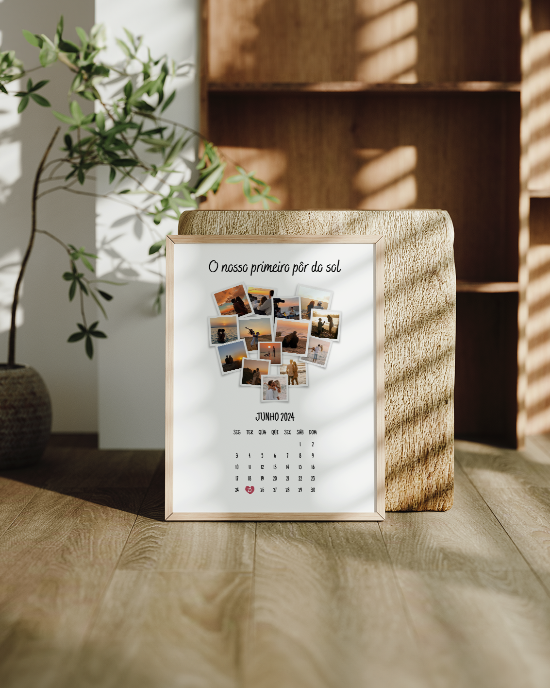 2.47. Cuadro con 14 Fotografías y Calendario Personalizado