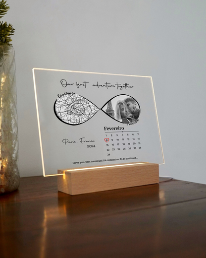 Placa Infinito c/ Mapa & Fotografia & Calendário