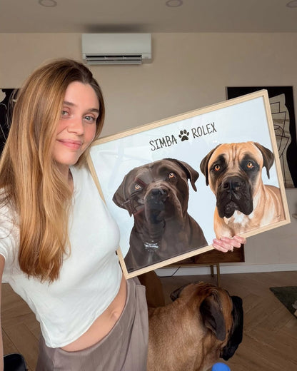 Cliente feliz com quadro retrato colorido personalizado de dois cães, Simba e Rolex, presente para donos de animais